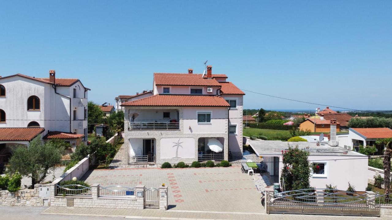 Villa Baldi Tar-Vabriga Екстериор снимка