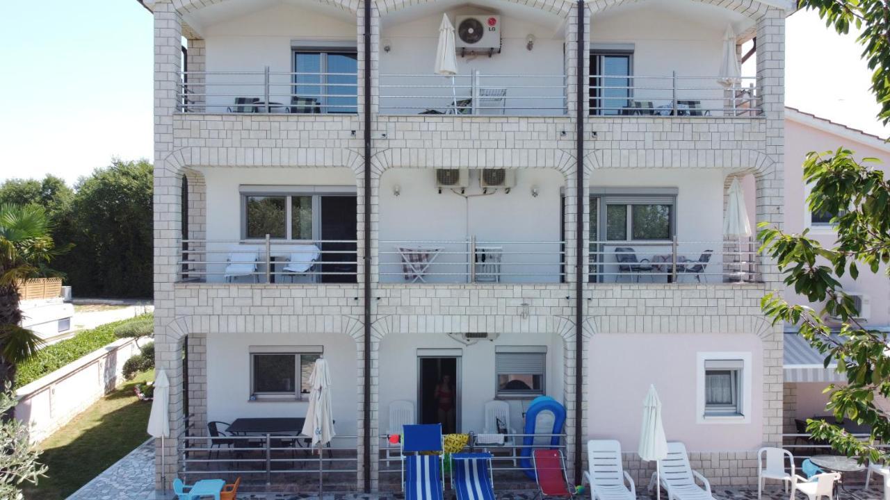 Villa Baldi Tar-Vabriga Екстериор снимка