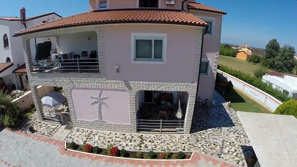 Villa Baldi Tar-Vabriga Екстериор снимка