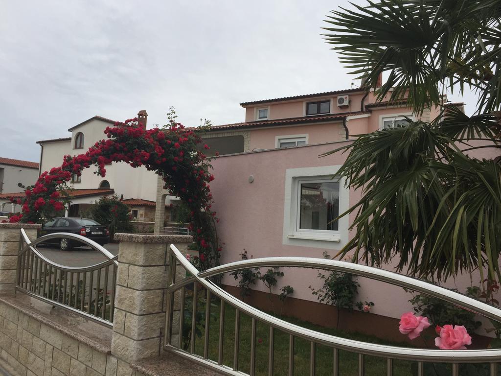 Villa Baldi Tar-Vabriga Екстериор снимка