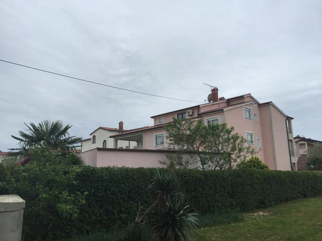 Villa Baldi Tar-Vabriga Екстериор снимка
