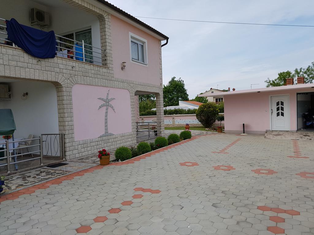 Villa Baldi Tar-Vabriga Екстериор снимка