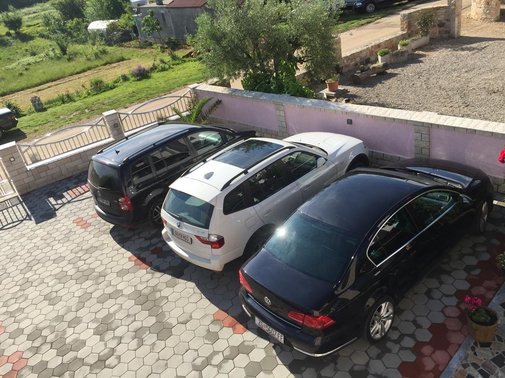 Villa Baldi Tar-Vabriga Екстериор снимка