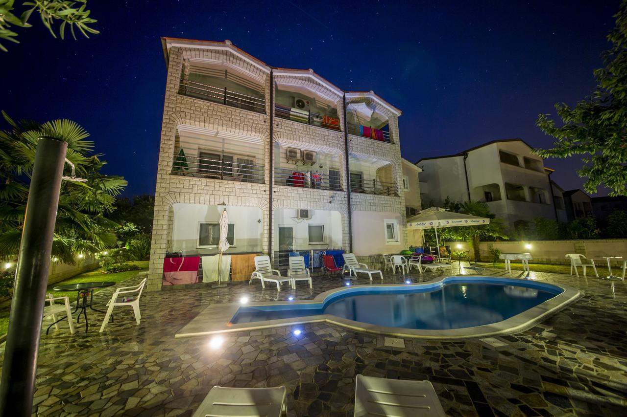 Villa Baldi Tar-Vabriga Екстериор снимка