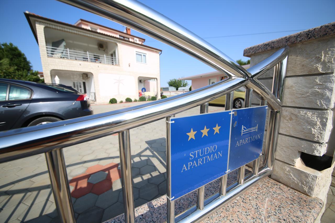 Villa Baldi Tar-Vabriga Екстериор снимка