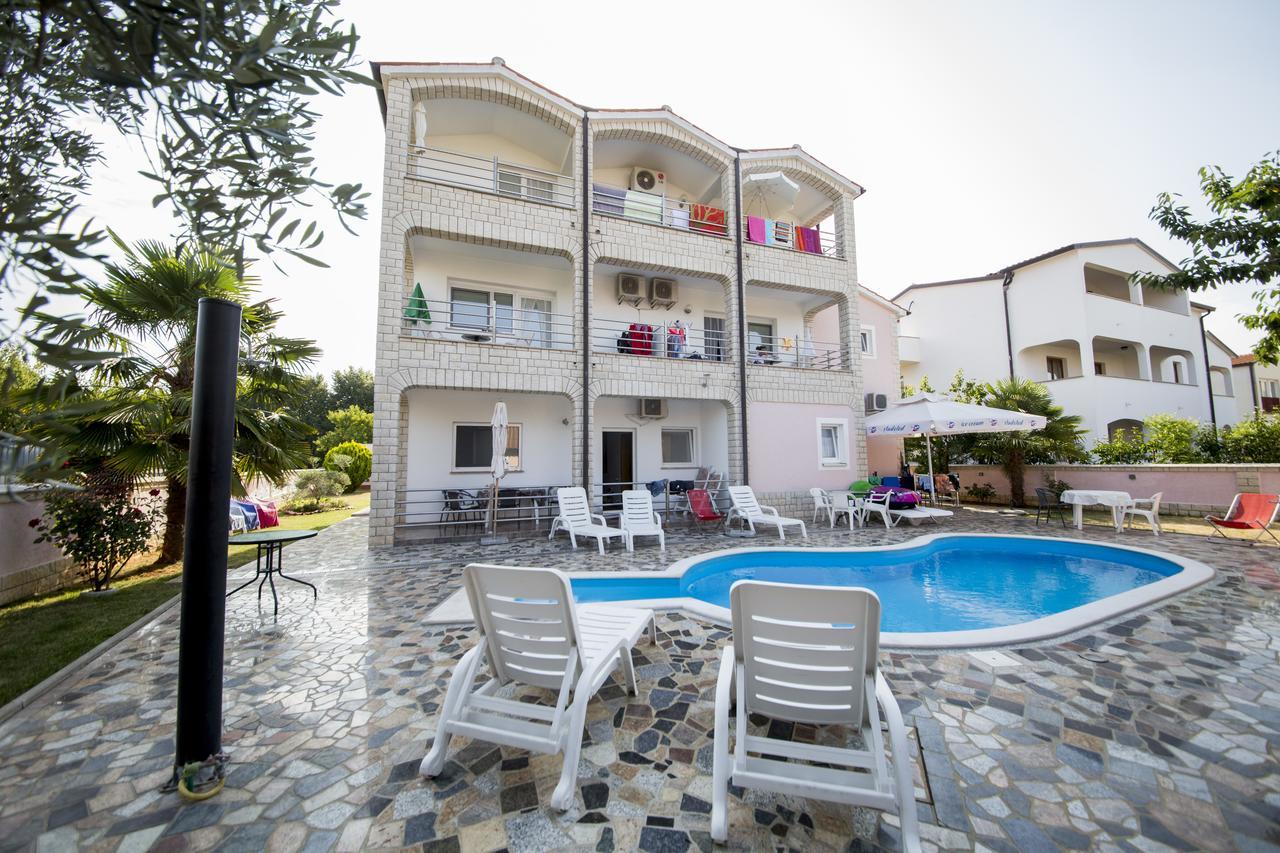 Villa Baldi Tar-Vabriga Екстериор снимка